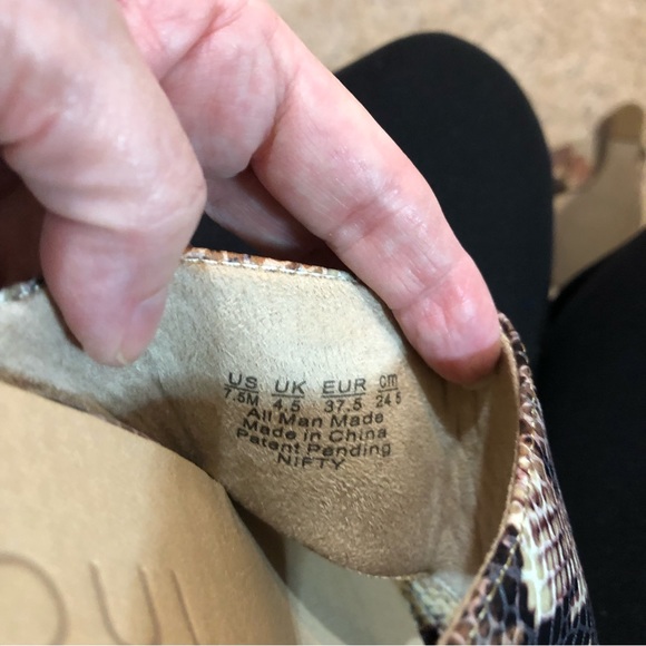 Snakeskin wedge sandals - Picture 2 of 7